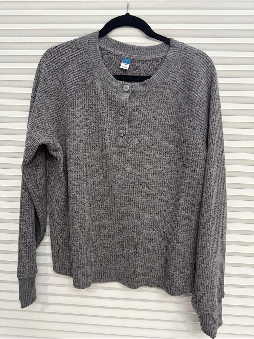 Old Navy Men's Gray Waffle Crewneck Henley Long Sleeved Top